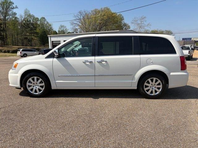 Chrysler Town & Country  2012