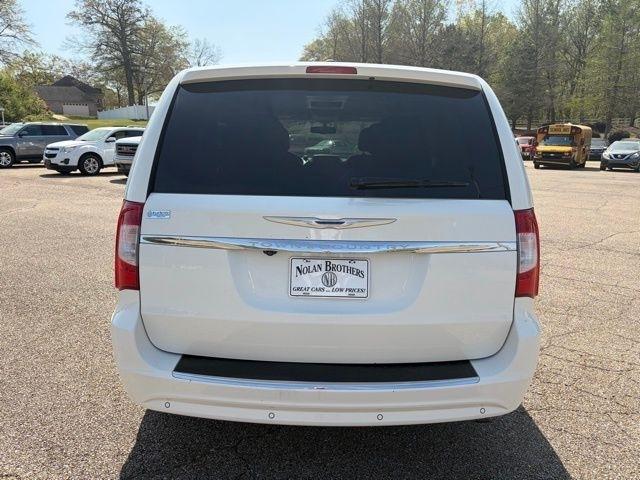 Chrysler Town & Country  2012