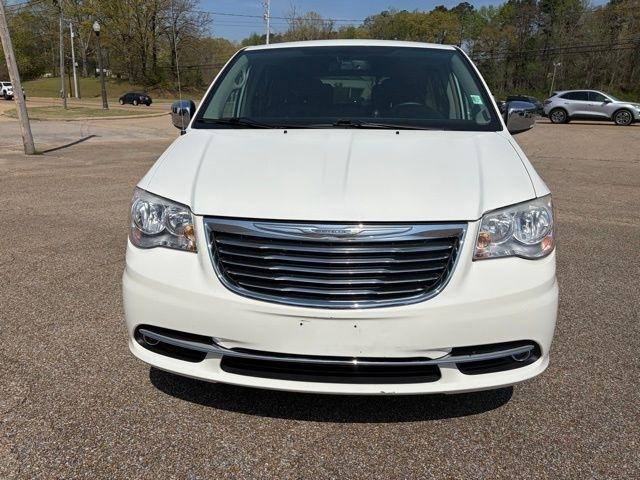 Chrysler Town & Country  2012