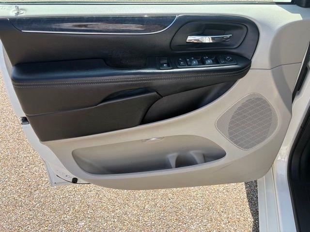 Chrysler Town & Country  2012