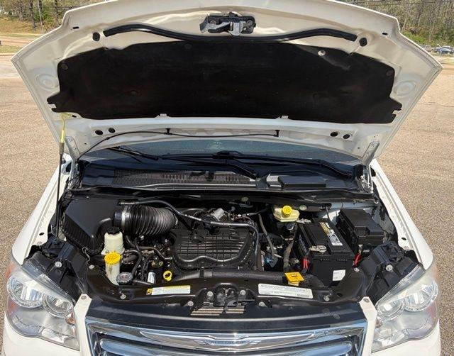 Chrysler Town & Country  2012