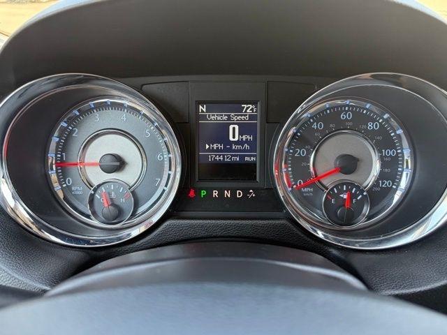 Chrysler Town & Country  2012