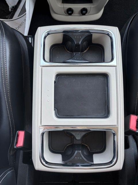 Chrysler Town & Country  2012