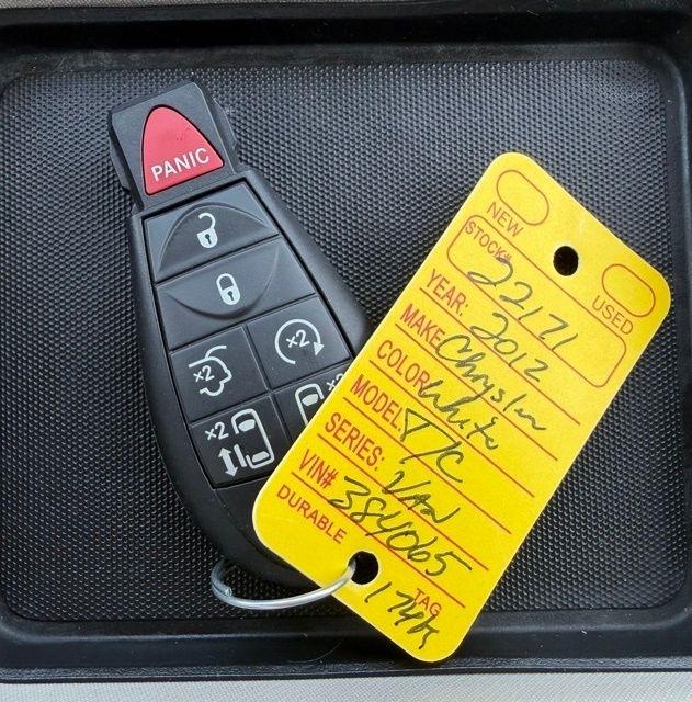 Chrysler Town & Country  2012