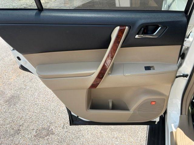 Toyota Highlander  2012
