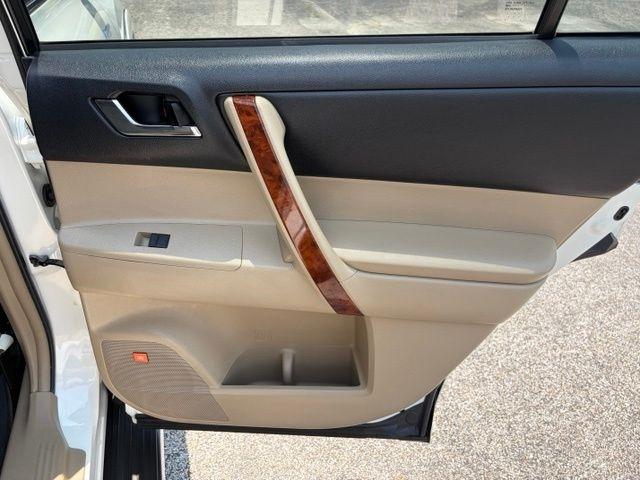 Toyota Highlander  2012