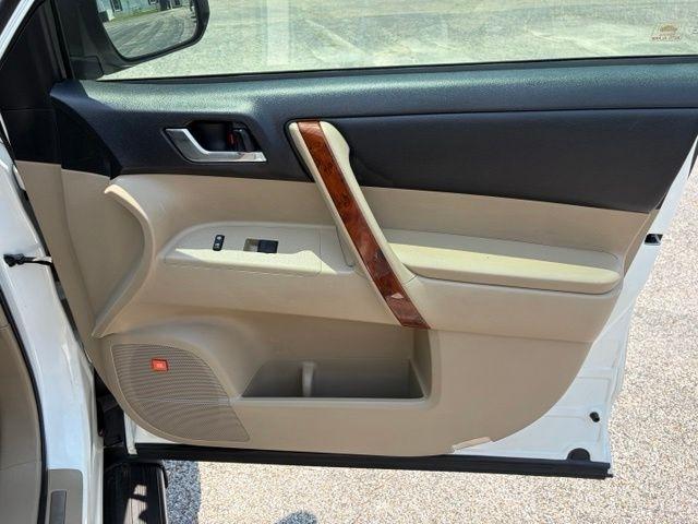 Toyota Highlander  2012