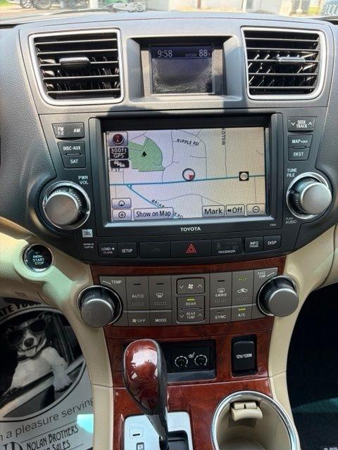 Toyota Highlander  2012
