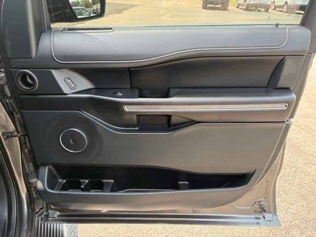 Ford Expedition  2021