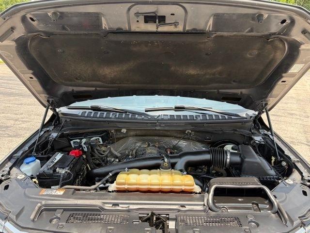 Ford Expedition  2021