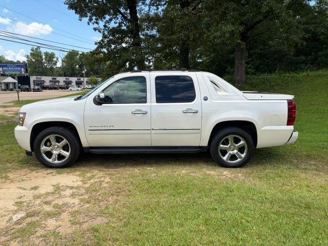 Chevrolet Avalanche  2013