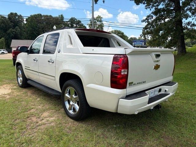Chevrolet Avalanche  2013
