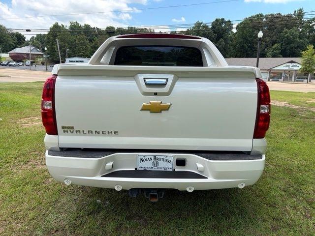 Chevrolet Avalanche  2013