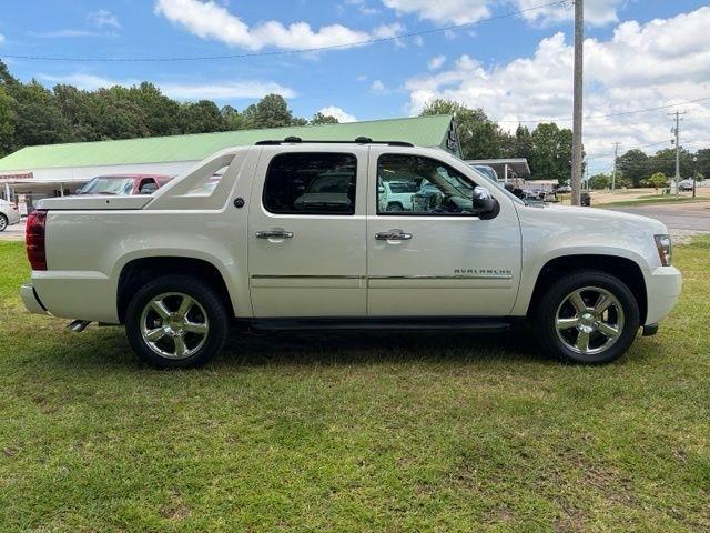 Chevrolet Avalanche  2013