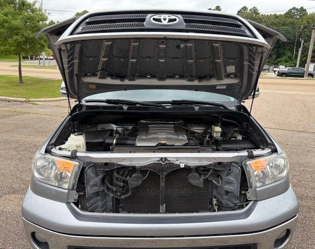 Toyota Tundra  2010