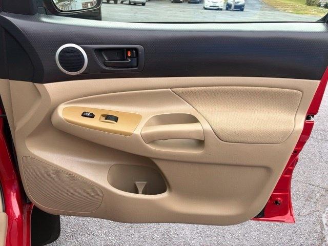 Toyota Tacoma  2011