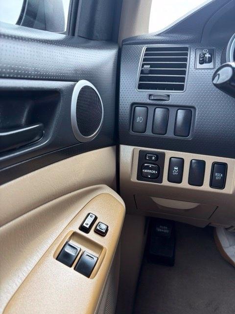 Toyota Tacoma  2011