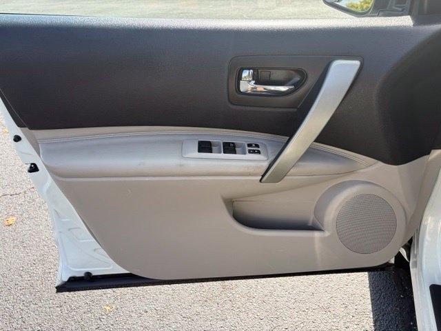Nissan Rogue  2012