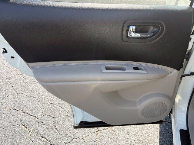 Nissan Rogue  2012