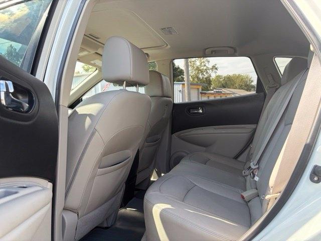 Nissan Rogue  2012