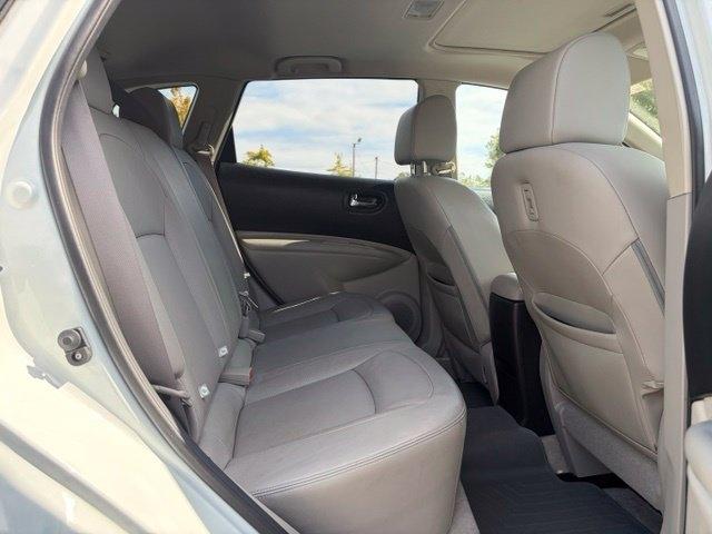 Nissan Rogue  2012