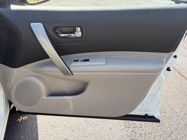 Nissan Rogue  2012