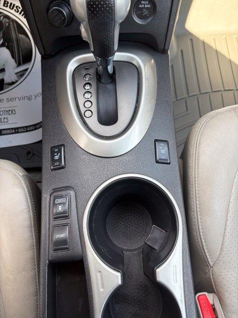 Nissan Rogue  2012