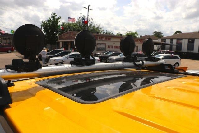 HUMMER H2 Sport Utility 2003