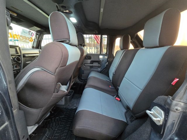 Jeep Wrangler Unlimited Sahara 4WD 2007