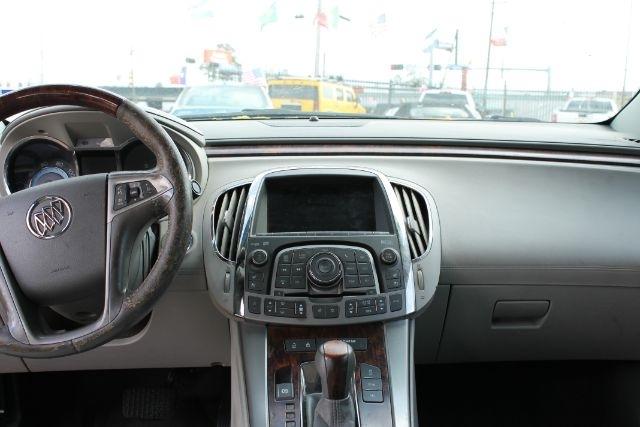 Buick LaCrosse Touring 2012