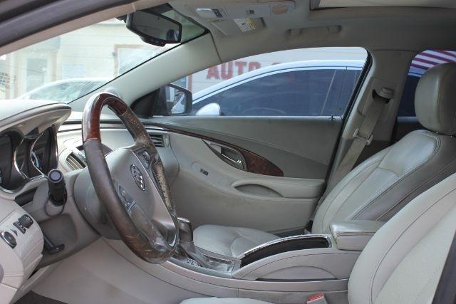 Buick LaCrosse Touring 2012