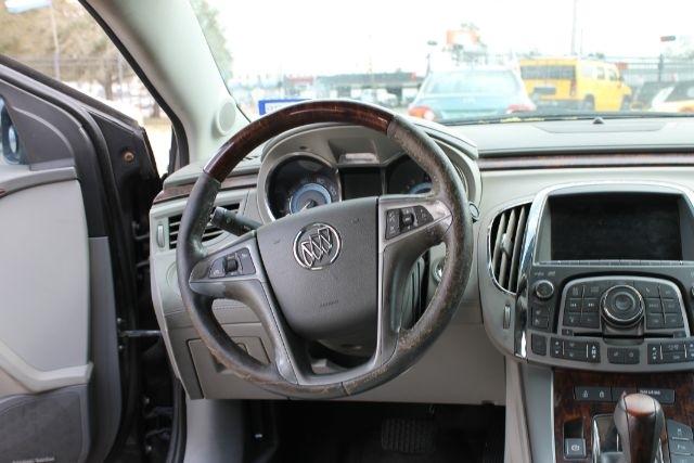 Buick LaCrosse Touring 2012