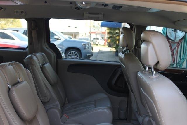 Chrysler Town & Country Touring 2016