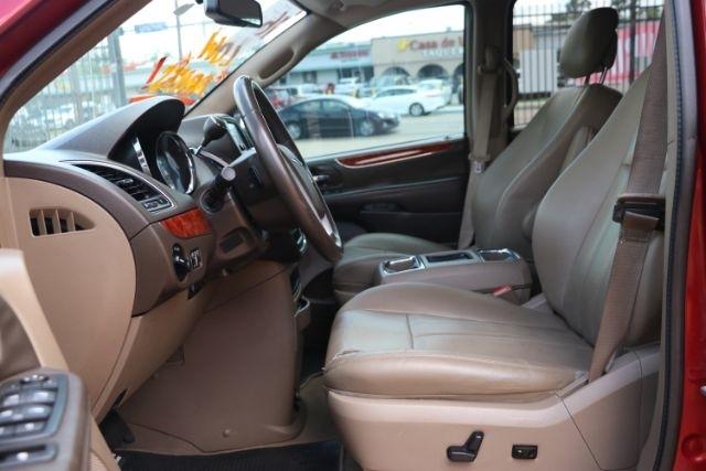 Chrysler Town & Country Touring 2016