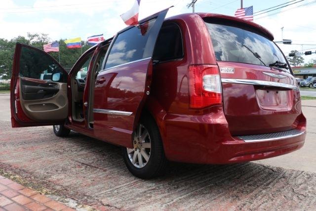 Chrysler Town & Country Touring 2016