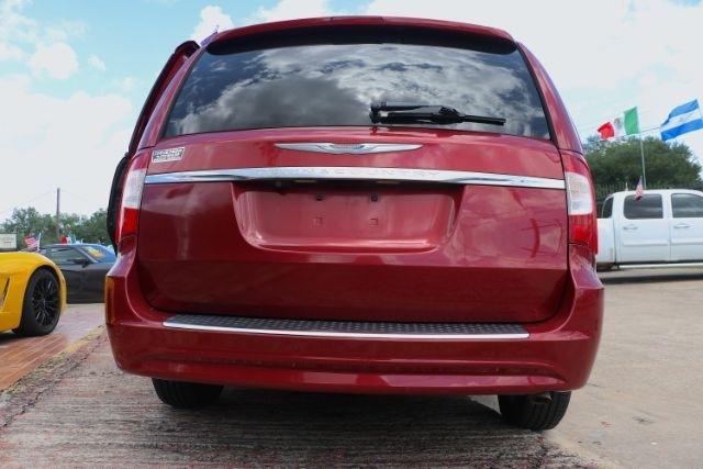 Chrysler Town & Country Touring 2016