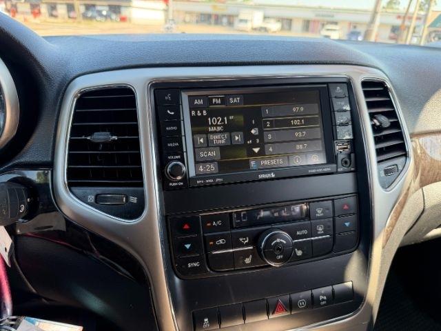 Jeep Grand Cherokee Laredo 4WD 2011