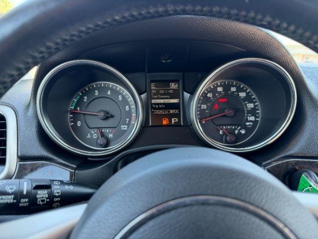 Jeep Grand Cherokee Laredo 4WD 2011