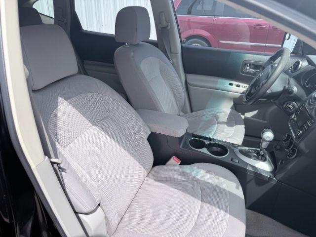 Nissan Rogue SV FWD 2013