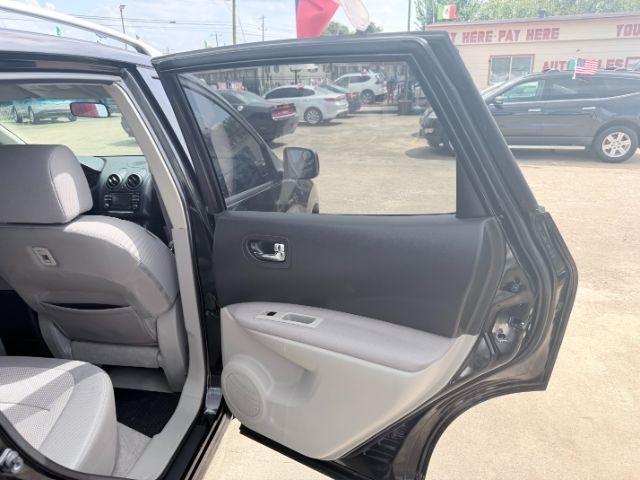 Nissan Rogue SV FWD 2013