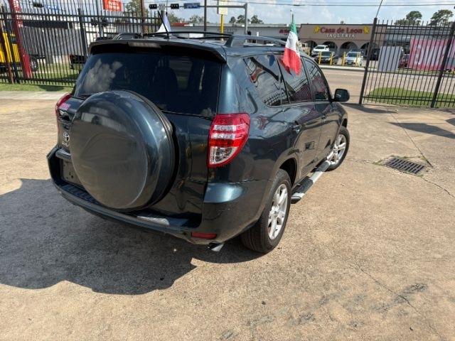 Toyota RAV4 Base I4 2WD 2012