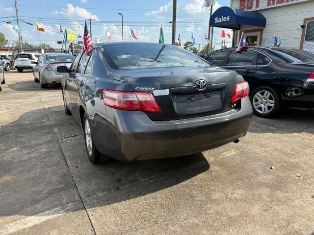 Toyota Camry SE 5-Spd AT 2009