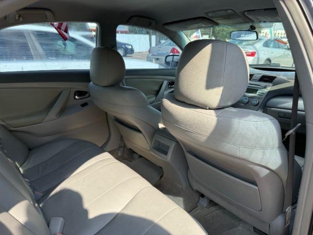 Toyota Camry SE 5-Spd AT 2009