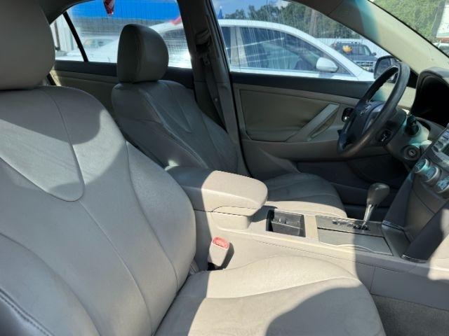 Toyota Camry SE 5-Spd AT 2009