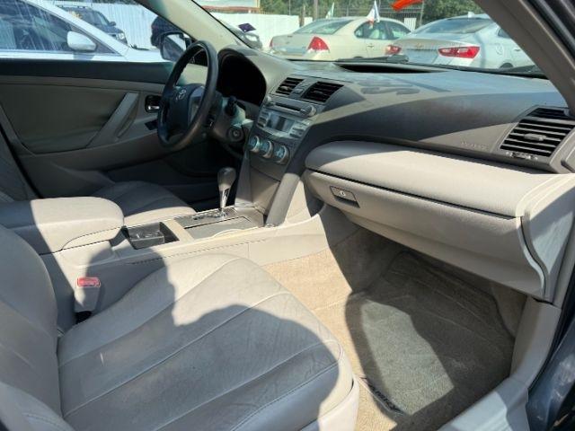 Toyota Camry SE 5-Spd AT 2009