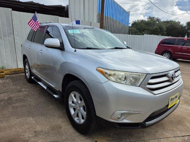 Toyota Highlander Base 2WD I4 2012