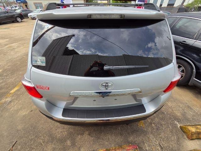 Toyota Highlander Base 2WD I4 2012