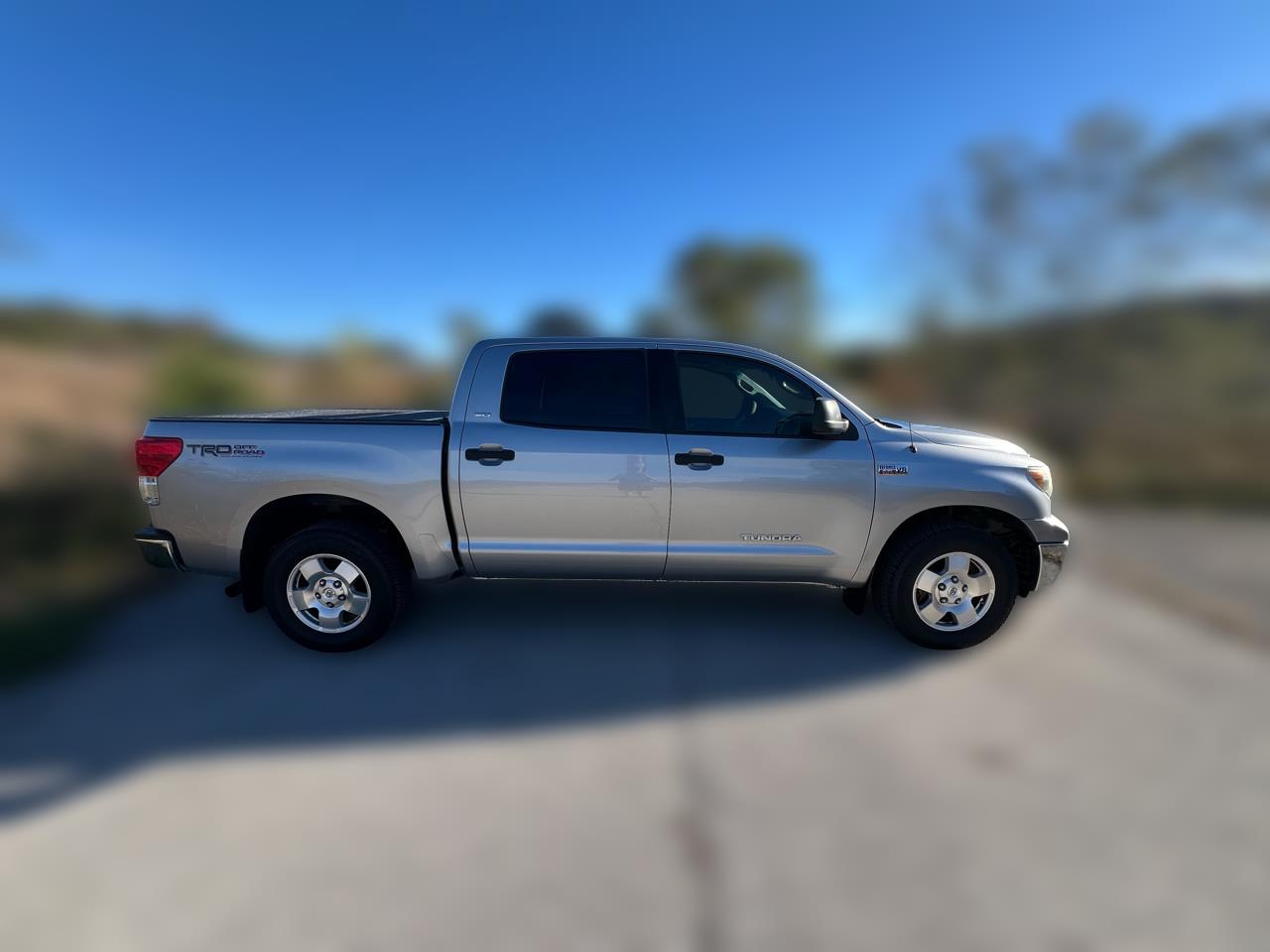 2010 Toyota Tundra Tundra-Grade CrewMax 5.7L FFV 4WD