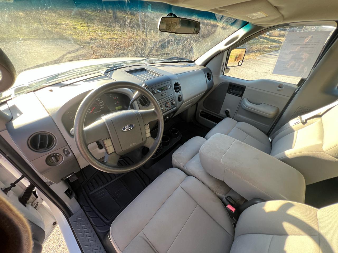 Ford F-150 XL 4WD 2005