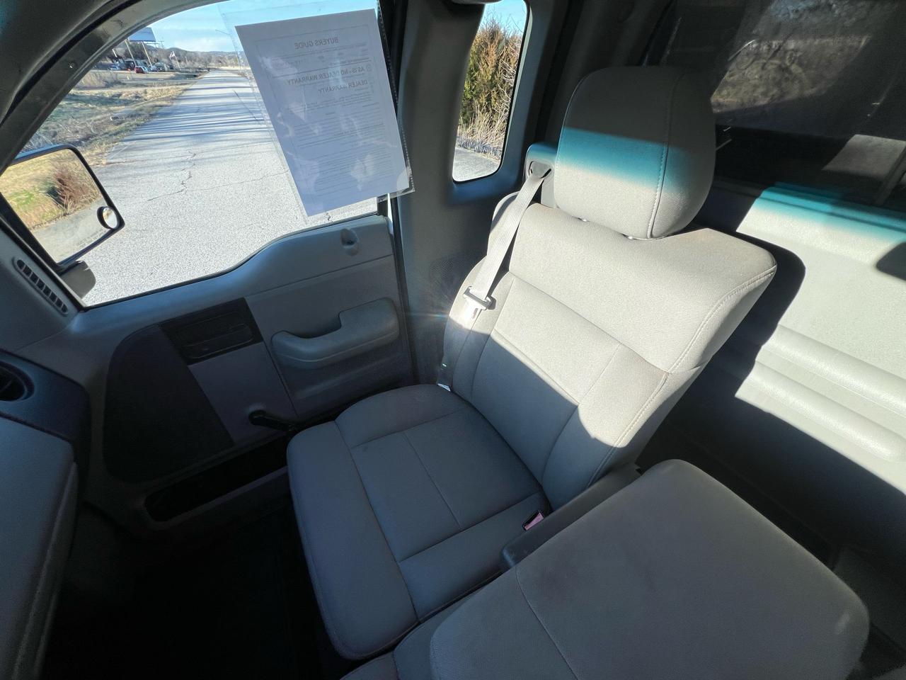 Ford F-150 XL 4WD 2005